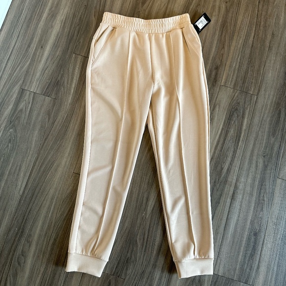 NUX Jogger - Picture 1 of 1